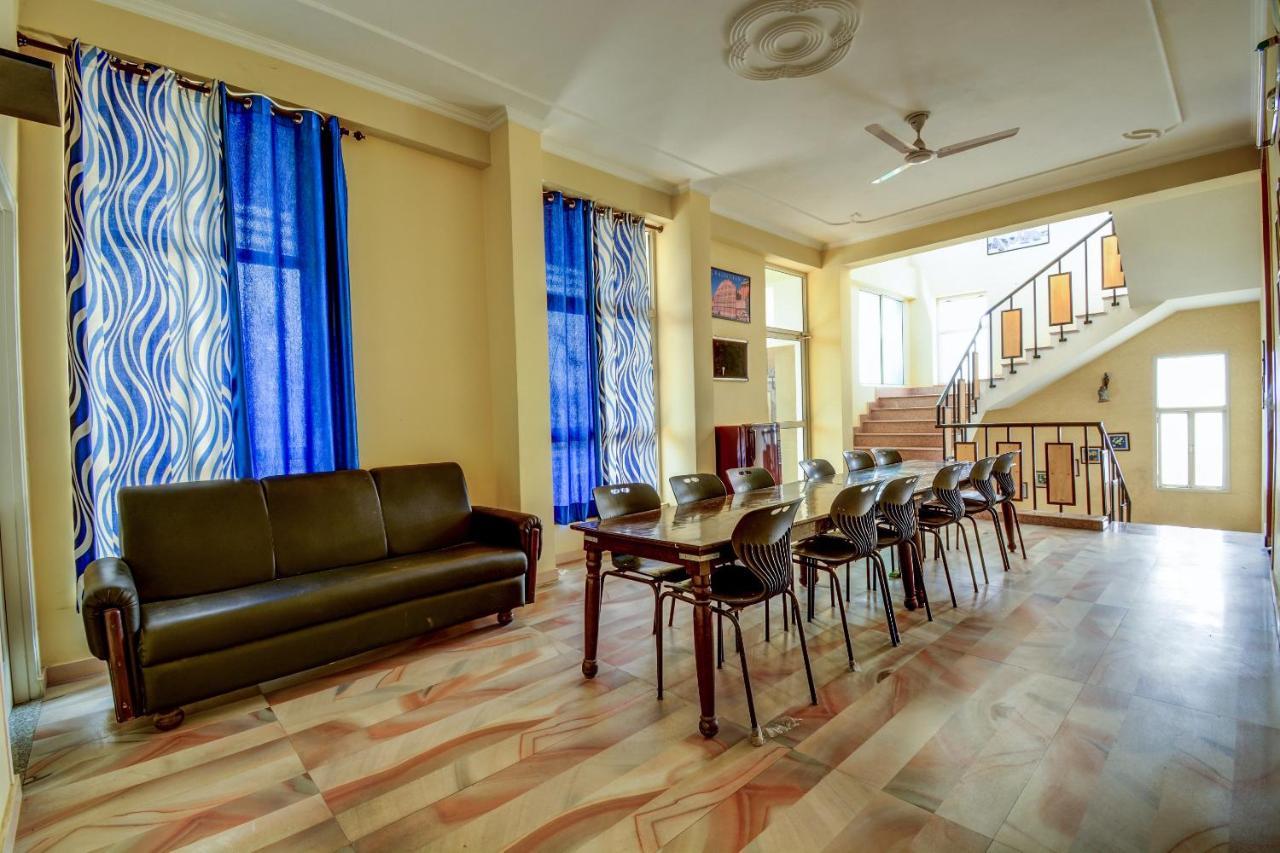 Oyo Hotel Prayag Jaipur Buitenkant foto